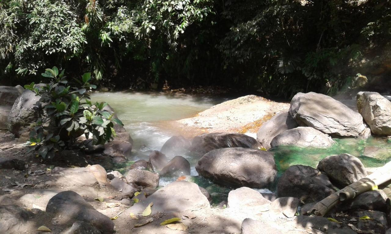 Kristian Homestay Bajawa Екстериор снимка